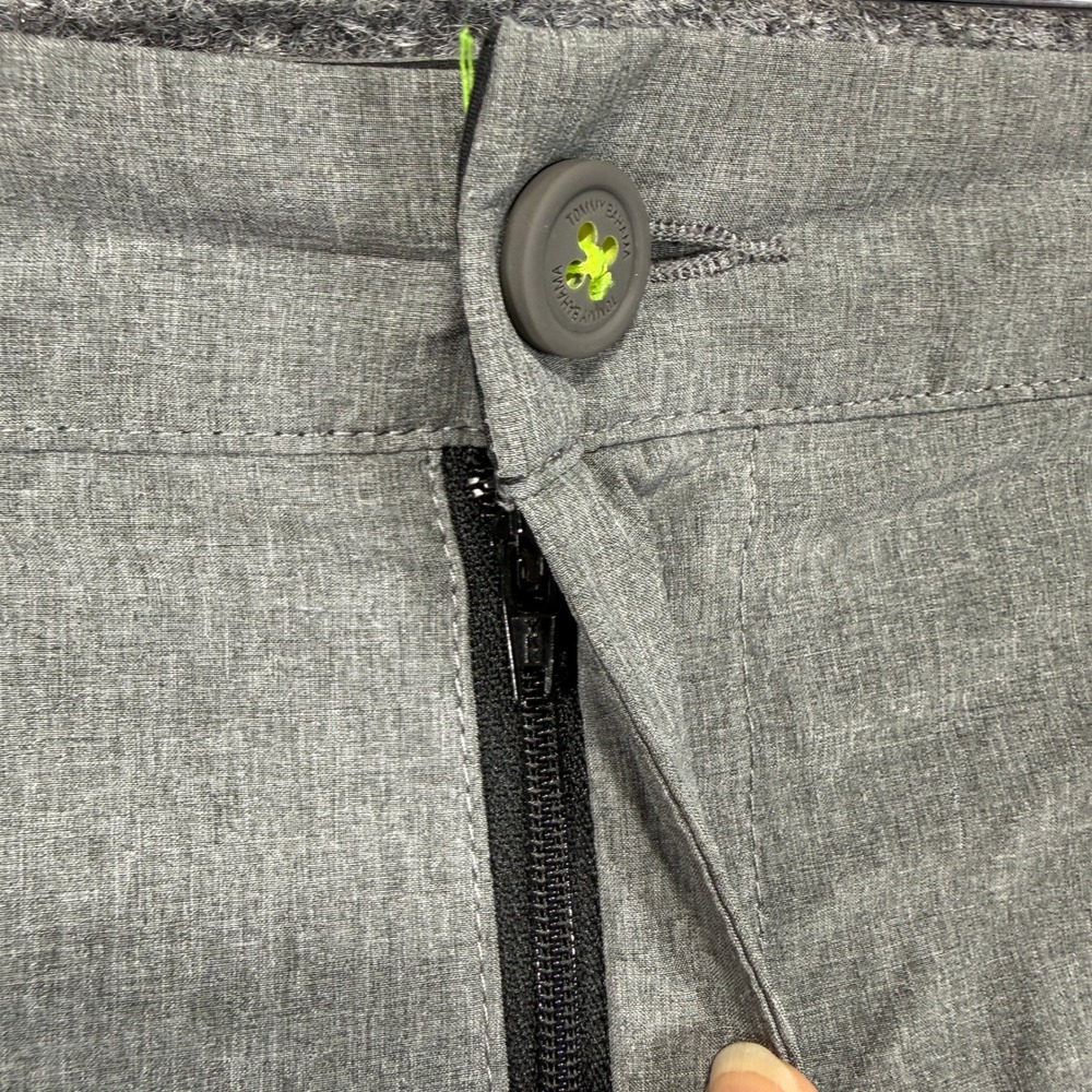 Tommy Bahama IslandZone Hybrid Cargo Shorts Mens 38 Grey Stretch Performance - Picture 4 of 16